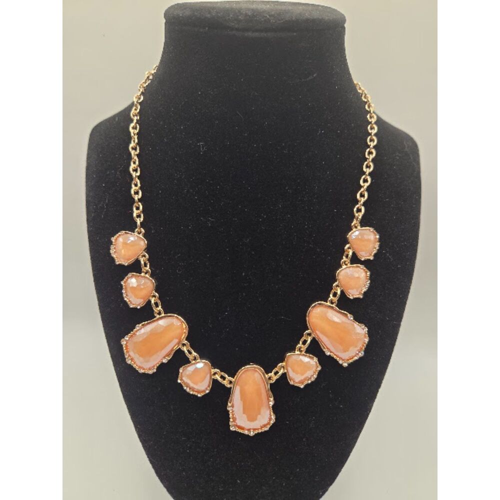 1908. NWT Cato Fashions Peach Pink Coral Statement Bib Necklace Gold Tone